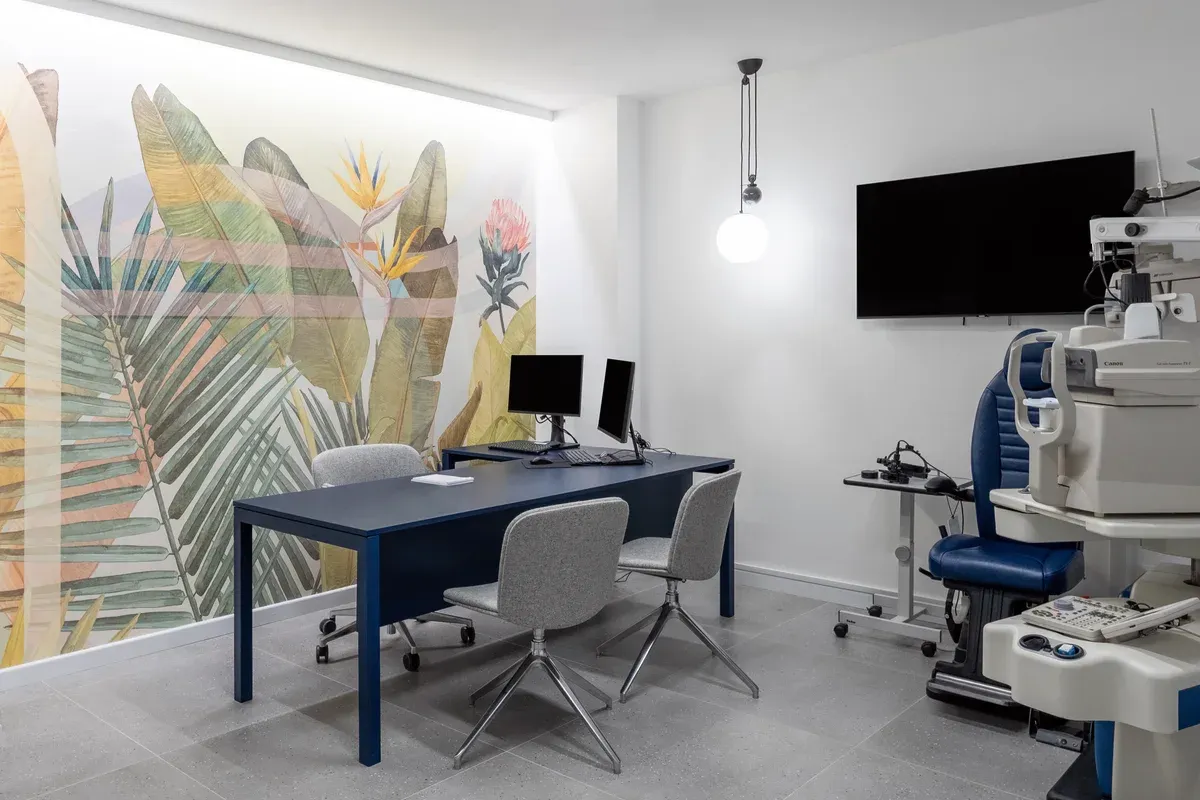 Dottoressa Marina Fancellu Oculista - Foto studio particolare